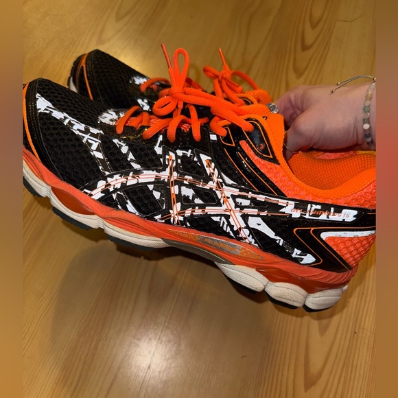 Like new ASICS men’s sneakers size 11 👟 - Picture 7 of 9